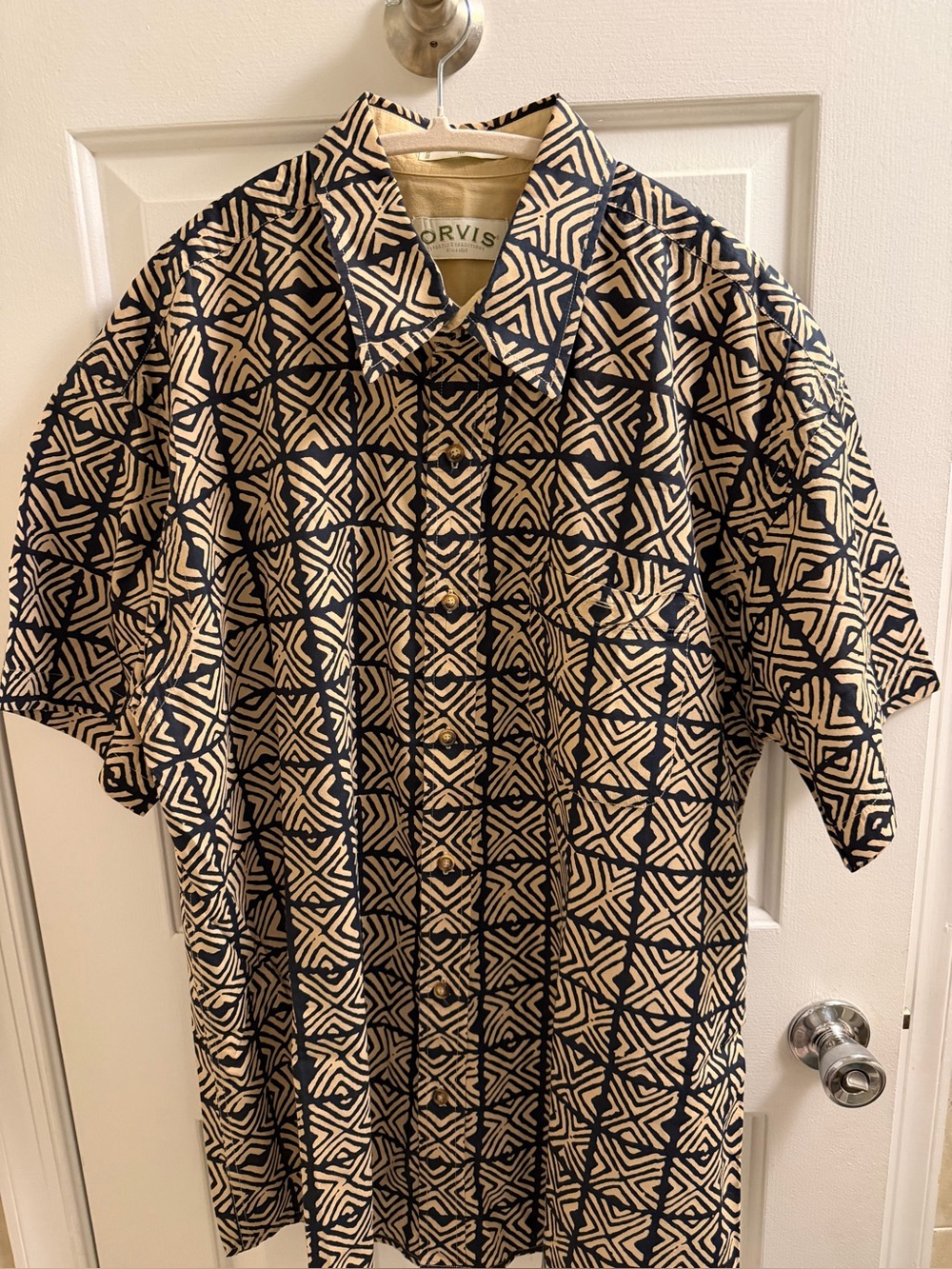 Orvis Men's Black and Tan Geometric Short Sleeve Button-Up Shirt
